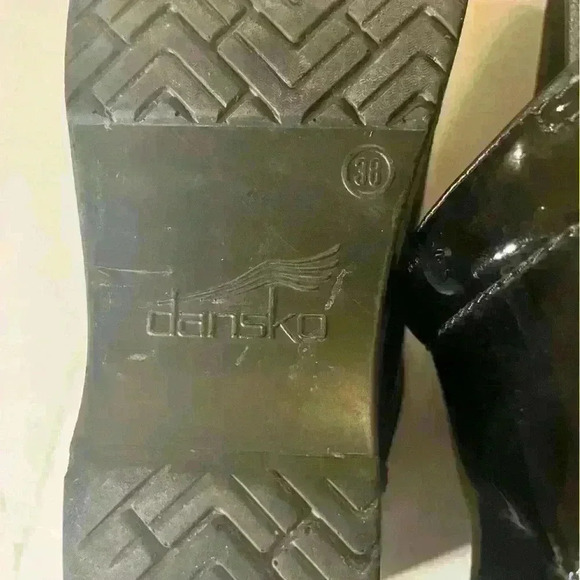 Dansko clogs patent leather size 38 - Picture 9 of 10